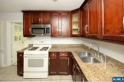38-49 Vanore Drive, Fair Lawn, NJ 07410 - Photo 9