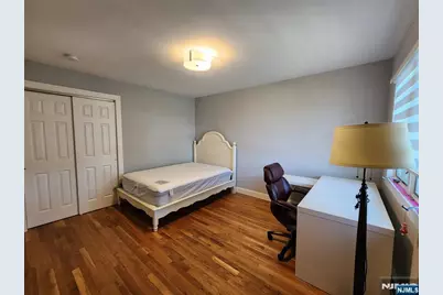 2425 1st Street, Fort Lee, NJ 07024 - Photo 11