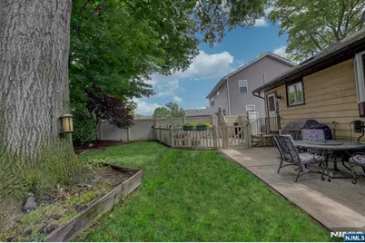 147 Field Avenue, Hasbrouck Heights, NJ 07604 - Photo 23
