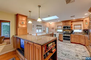 147 Field Ave, Hasbrouck Heights, NJ 07604 - Photo 9