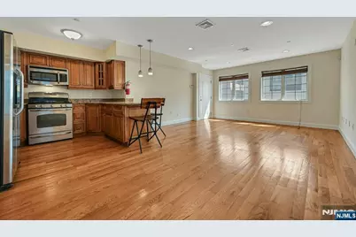 124 68th Street 206 #206, Guttenberg, NJ 07093 - Photo 5