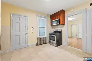 604 Forest St, Orange, NJ 07050 - Photo 9