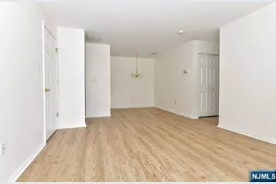 1132 Stafford Street 1132 #1132, Mahwah, NJ 07430 - Photo 5
