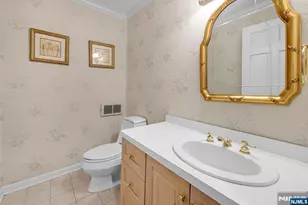 24 Vanderbeck Ln, Mahwah, NJ 07430 - Photo 9