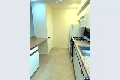 265 Elm Street 261 #261, Elmwood Park, NJ 07407 - Photo 3