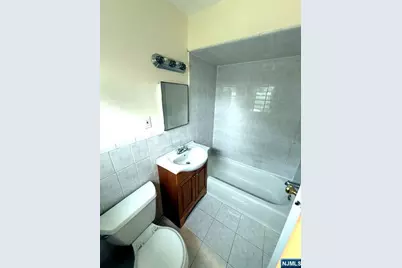 265 Elm Street 261 #261, Elmwood Park, NJ 07407 - Photo 5