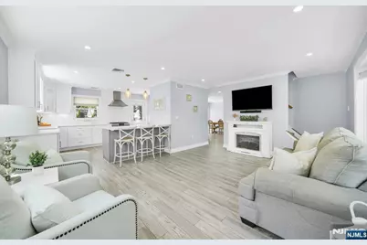 25 Parker Avenue, Rochelle Park Township, NJ 07662 - Photo 3