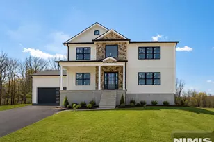 9 Emerald Dr, Hamburg, NJ 07419 - Photo 1