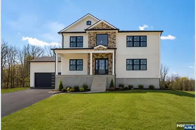 9 Emerald Drive, Hamburg, NJ 07419 - Photo 1