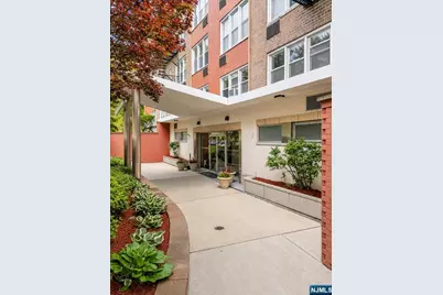 2160 Center Avenue 1J #1J, Fort Lee, NJ 07024 - Photo 1