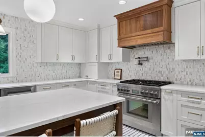 89 Whitney Road, Millburn, NJ 07078 - Photo 17