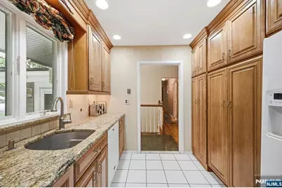 23 Cressfield Court, Woodcliff Lake, NJ 07677 - Photo 3
