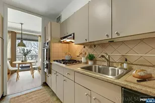 2 Horizon Rd, Fort Lee, NJ 07024 - Photo 9