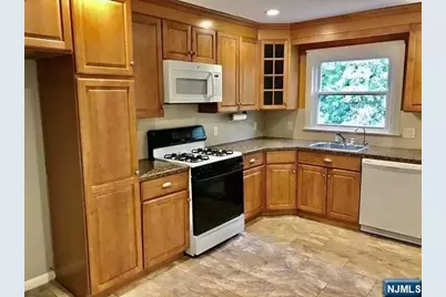 81 Prospect Street 2 #2, Paramus, NJ 07652 - Photo 7