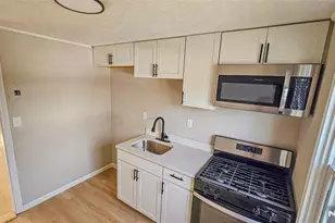 64 Hastings B, Rutherford, NJ 07070 - Photo 13