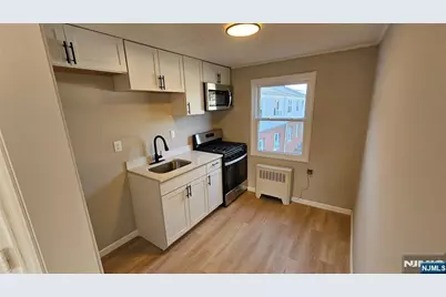 64 Hastings B #B, Rutherford, NJ 07070 - Photo 7