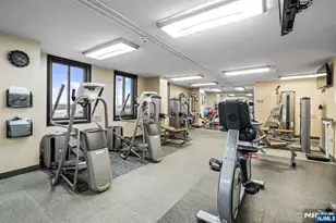 160 Overlook Ave 12E2, Hackensack, NJ 07601 - Photo 3