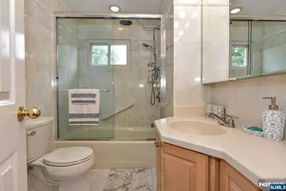 380 Shea Drive, New Milford, NJ 07646 - Photo 15