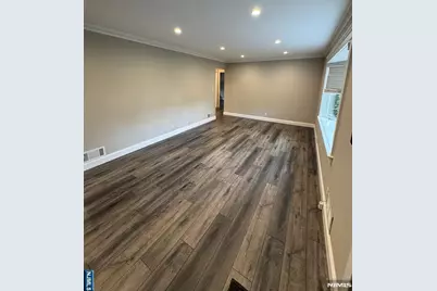 793 Jersey Place, Paramus, NJ 07653 - Photo 21