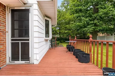 545 Summit Street, Englewood Cliffs, NJ 07632 - Photo 19