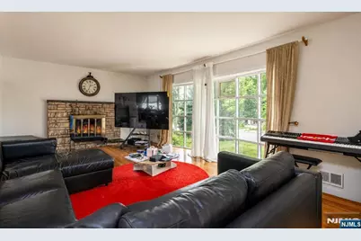 545 Summit Street, Englewood Cliffs, NJ 07632 - Photo 7