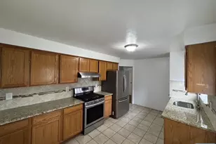 125 Princeton Pl 1, Palisades Park, NJ 07650 - Photo 11