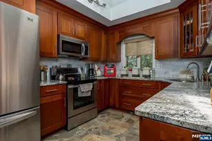 1150 Lakeside Dr, Vernon, NJ 07422 - Photo 11