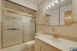195 Bergen Ave, New Milford, NJ 07646 - Photo 11