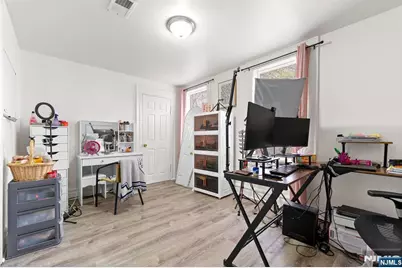 92 S Devine Street, Newark, NJ 07106 - Photo 9