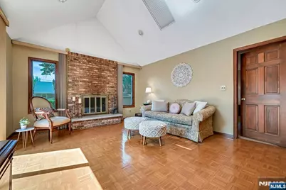 86 Willowbrook Court, Paramus, NJ 07652 - Photo 19