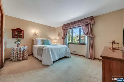 86 Willowbrook Court, Paramus, NJ 07652 - Photo 25