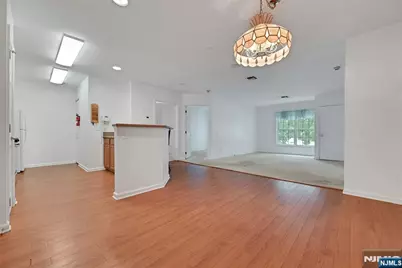 189 Forest Avenue 219 #219, Paramus, NJ 07652 - Photo 7