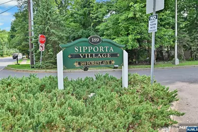 189 Forest Avenue 219 #219, Paramus, NJ 07652 - Photo 1