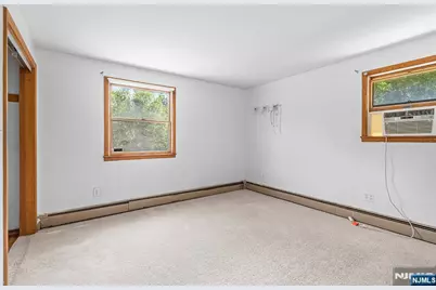 354 Terhune Avenue, Paramus, NJ 07652 - Photo 17
