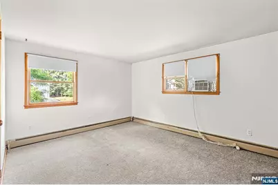 354 Terhune Avenue, Paramus, NJ 07652 - Photo 21