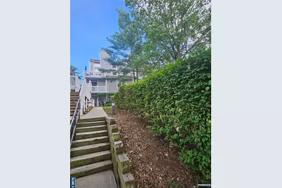 2 Fox Run Drive, Englewood, NJ 07631 - Photo 1