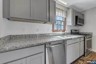 71 View St, Bergenfield, NJ 07621 - Photo 7