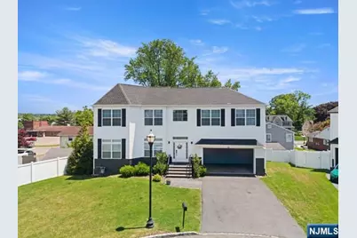 28 Lamb Court, Norwood, NJ 07648 - Photo 1