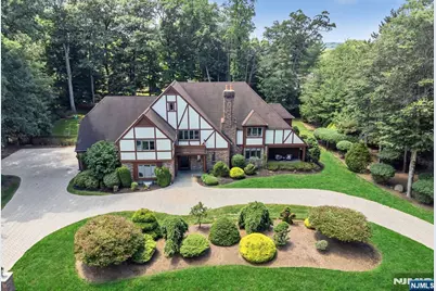 739 Shoshone Trail, Franklin Lakes, NJ 07417 - Photo 1