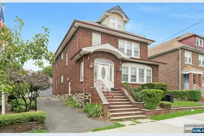 417 Oakdene Avenue, Cliffside Park, NJ 07010 - Photo 3