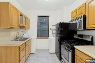 6601 Bdway E7, West New York, NJ 07093 - Photo 13