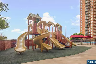 1033 Harmon Cove Tower, Secaucus, NJ 07094 - Photo 11