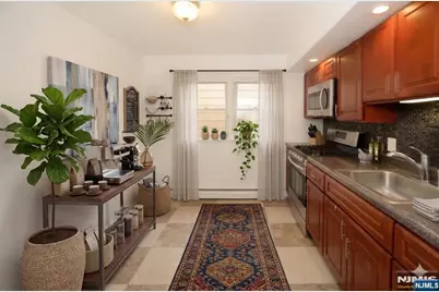 18 Colonial Drive, Bayonne, NJ 07002 - Photo 5