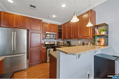 177 Winchester Court 262 #262, Clifton, NJ 07013 - Photo 9