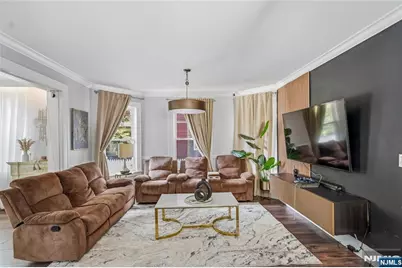 283 Hamilton Place, Hackensack, NJ 07601 - Photo 5