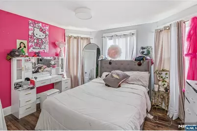 283 Hamilton Place, Hackensack, NJ 07601 - Photo 11