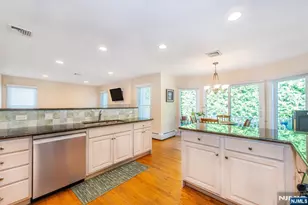 7 Wayne Ct, Waldwick, NJ 07463 - Photo 13