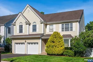 7 Wayne Ct, Waldwick, NJ 07463 - Photo 3