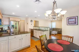 7 Wayne Ct, Waldwick, NJ 07463 - Photo 9