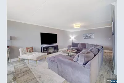 250 Gorge Road 8J #8J, Cliffside Park, NJ 07010 - Photo 5